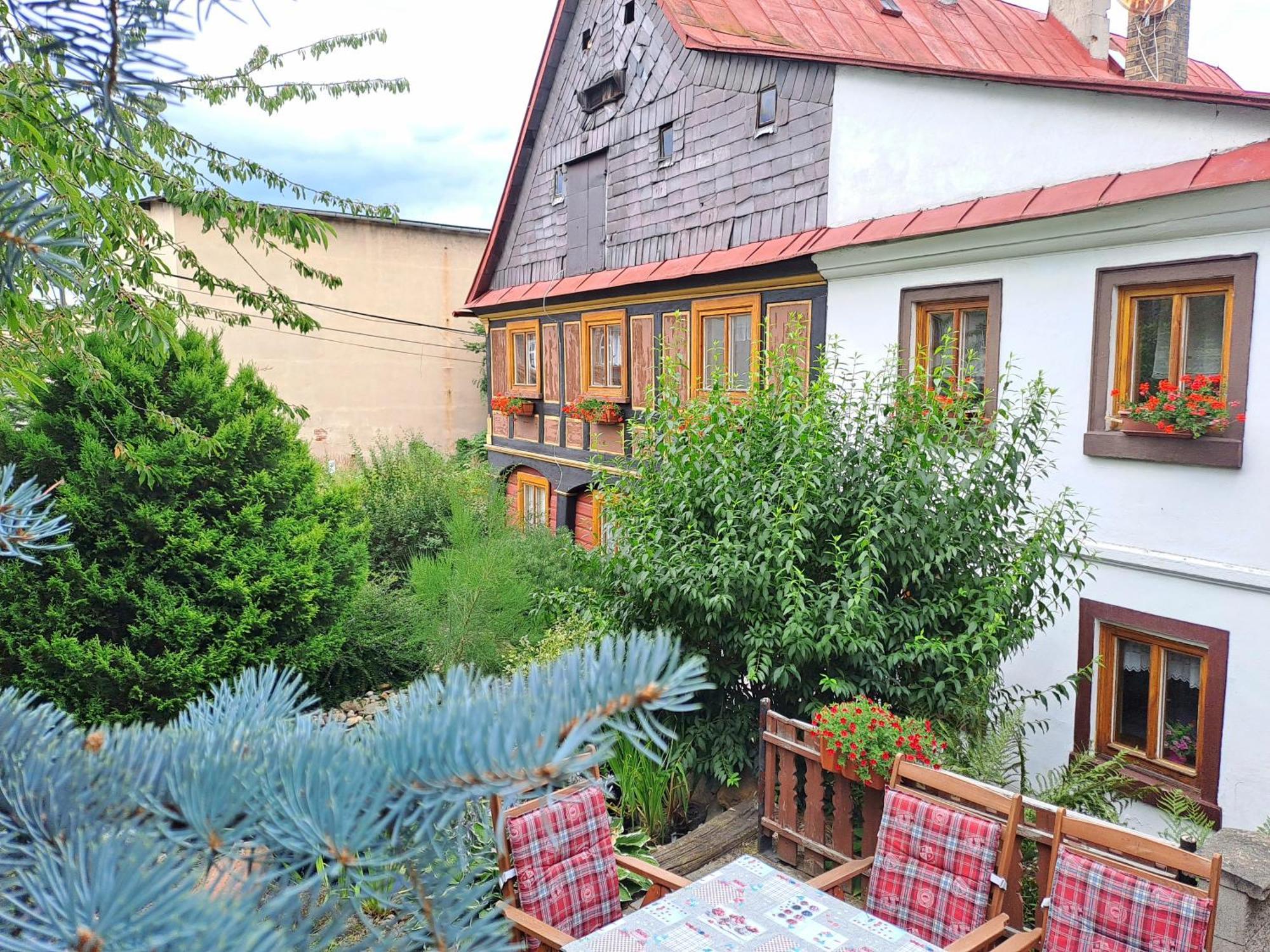 Kamelie Hotell Česká Kamenice Exteriör bild